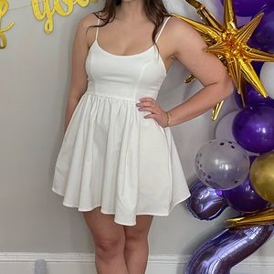 White Dress with POCKETS